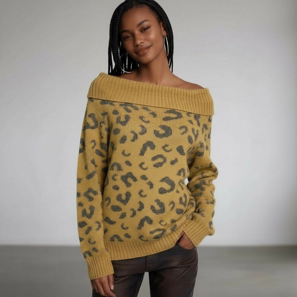 J. Roberts Pullover Animal Print Off The Shoulder Sweater Long Sleeve Sz S